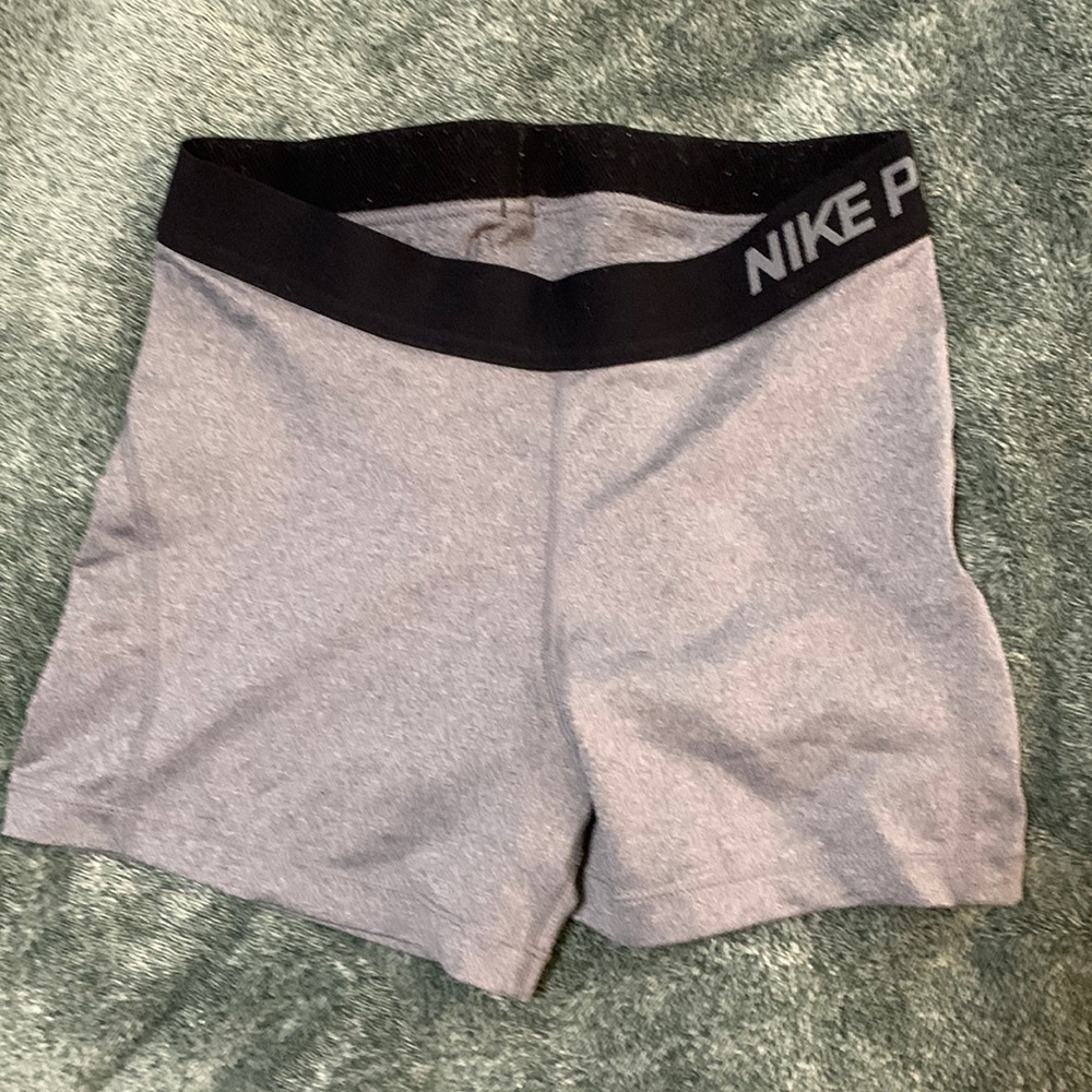 Like new grey nike pro shorts